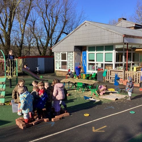 Building houses for the three little pigs